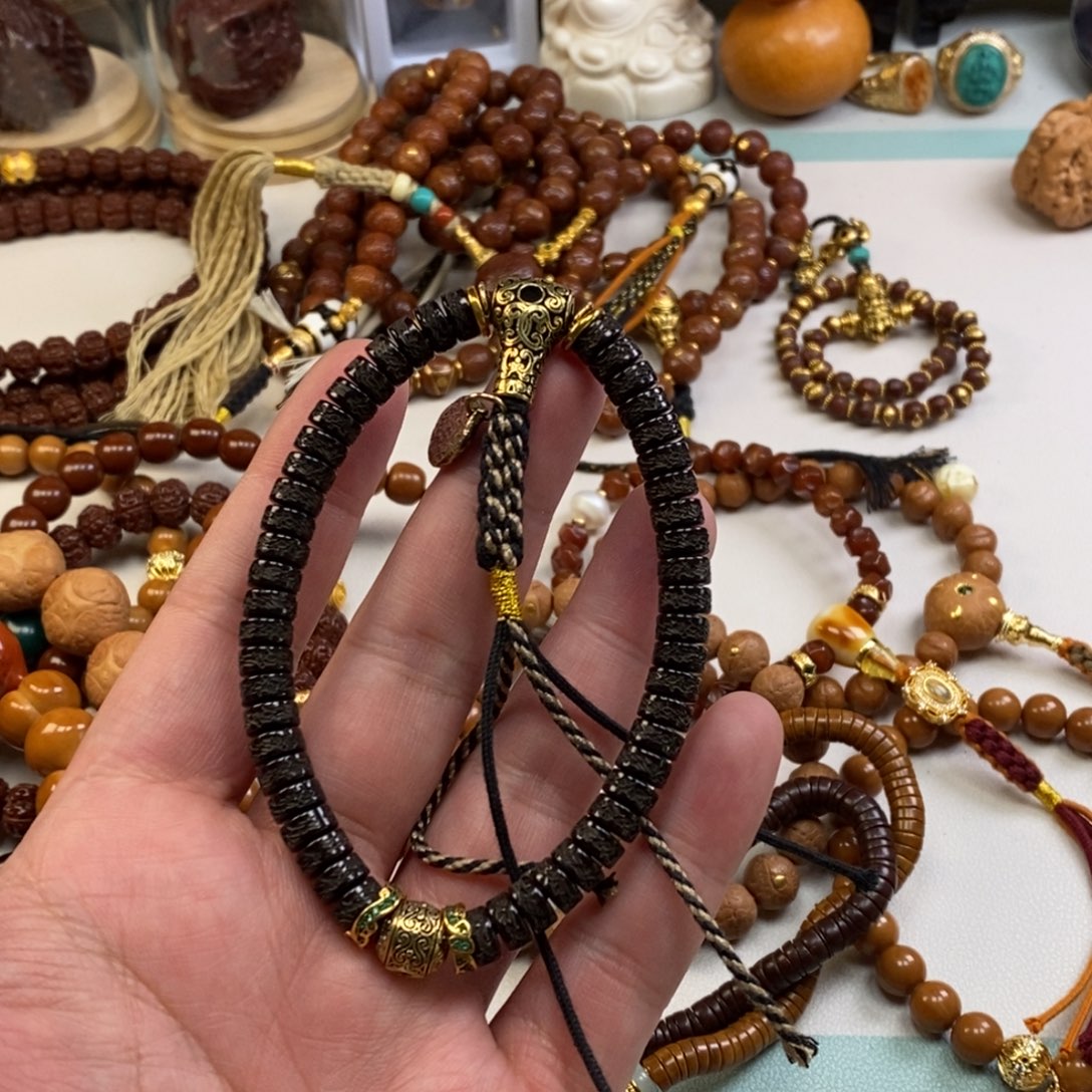 吊坠椰蒂。。。。。。。。。。。。