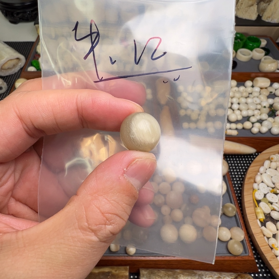 树脂制品特价处理佛珠