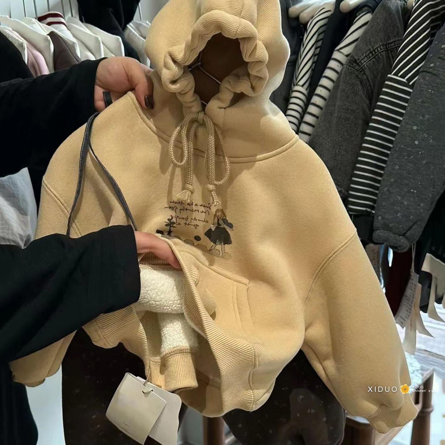 女童套装2025冬季羊驼绒连帽套装宝宝时髦韩版加厚一体绒两件套