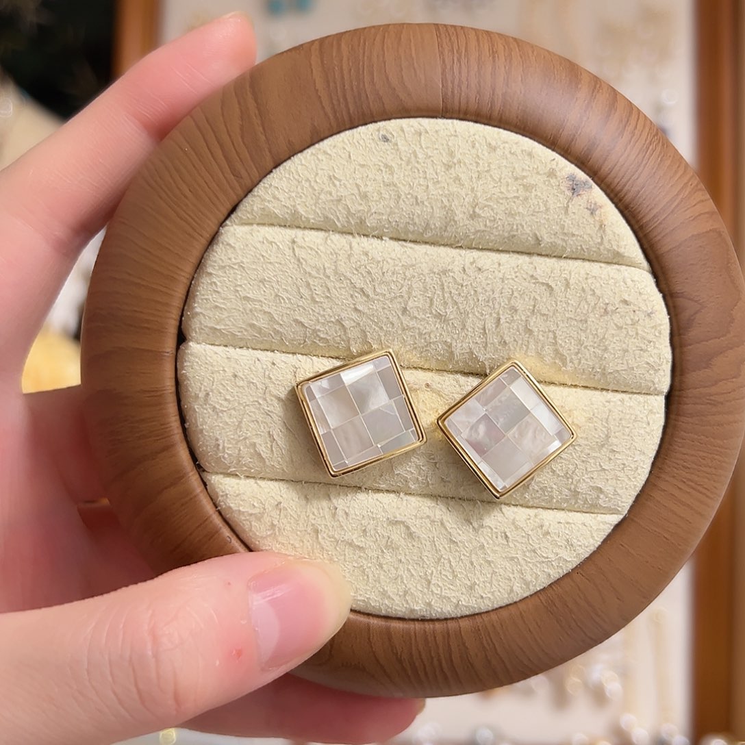 银S925镶嵌耳钉淡水珍珠