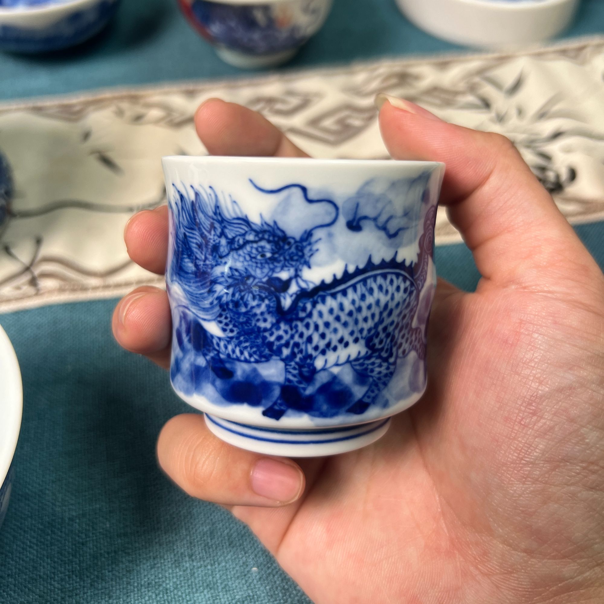 手工手绘青花直口主人杯竹节杯-龙纹