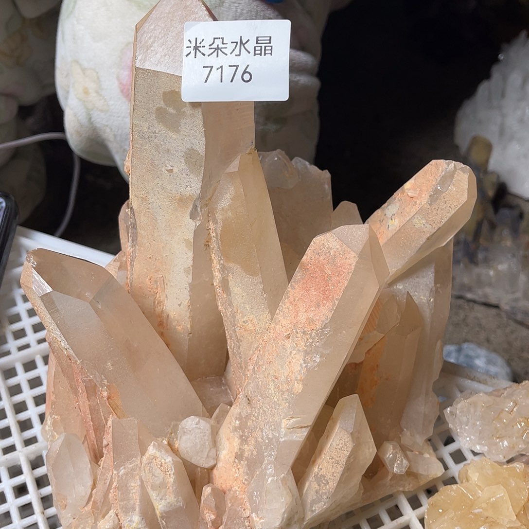 彭***泰水晶珠宝半成品未镶嵌