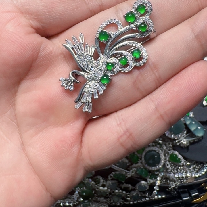 翡翠未镶嵌颈饰天然A货翡翠放漏