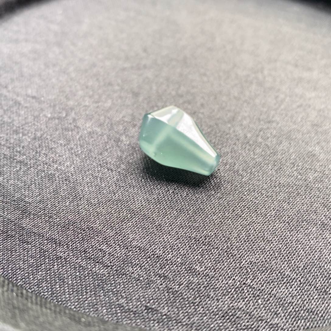 翡翠未镶嵌手链卡10左右三通