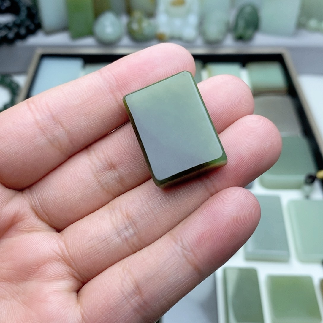 和田玉颈饰未镶嵌宝**爹