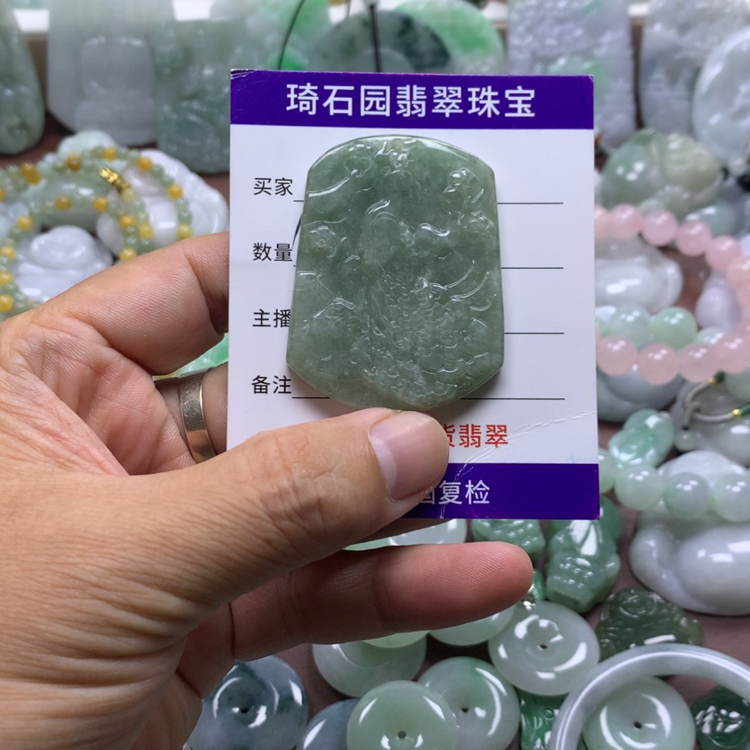 翡翠未镶嵌颈饰缅甸A货翡翠