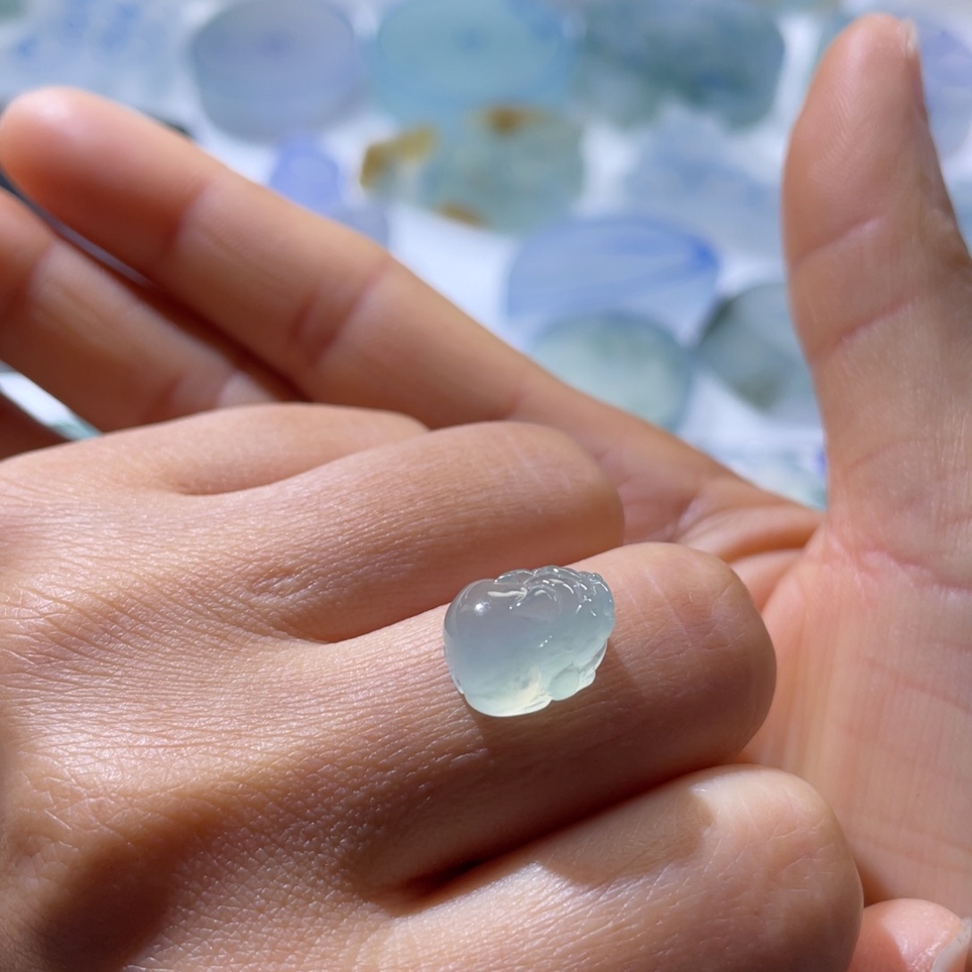 定制翡翠未镶嵌貔貅