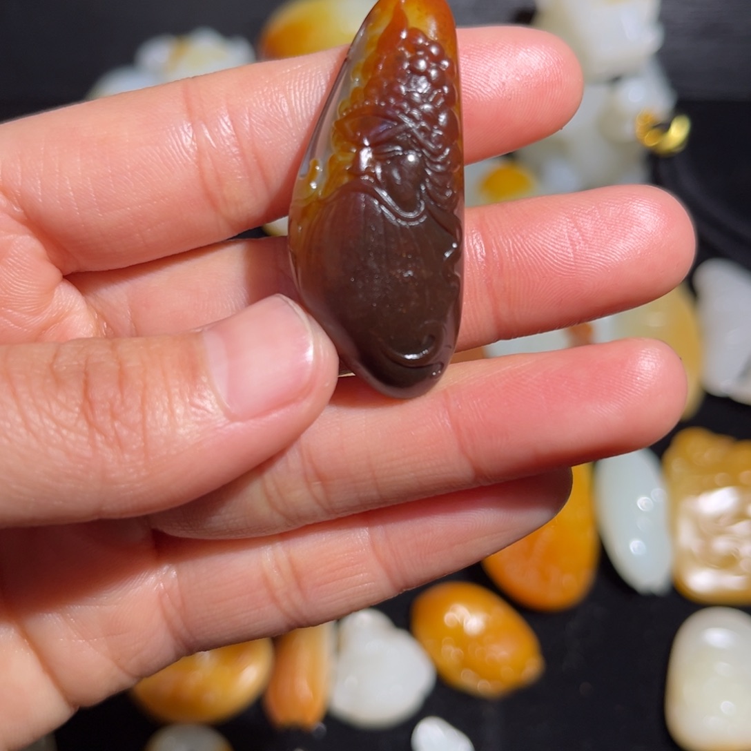 和田玉颈饰未镶嵌抖****活