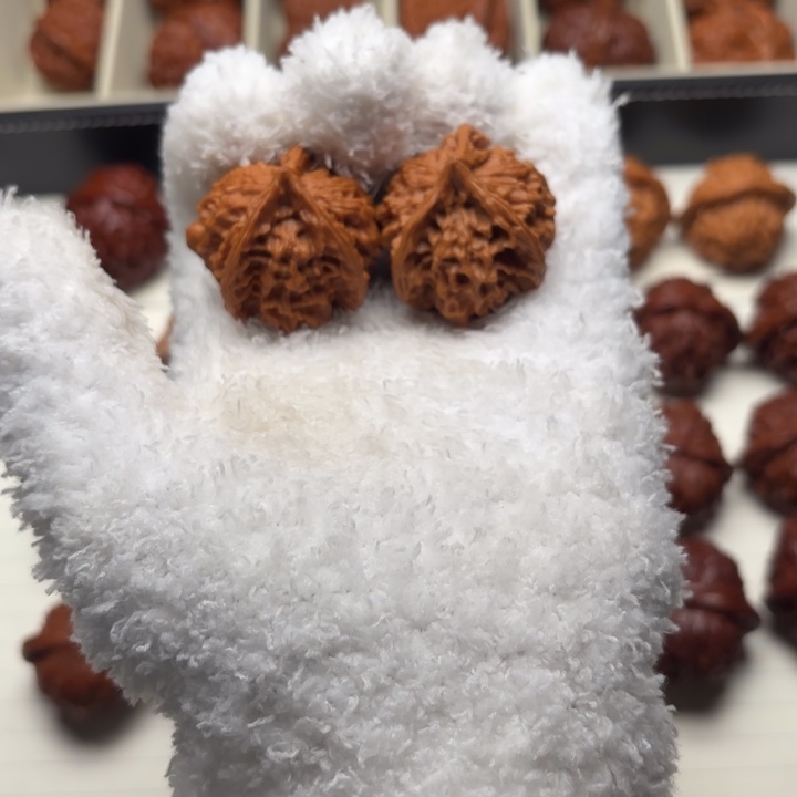 桃核把件文玩核桃盘山三棱