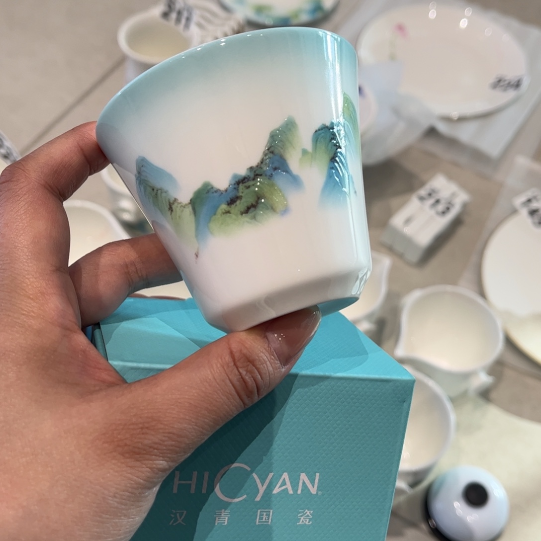 瓷片江山如画主人杯