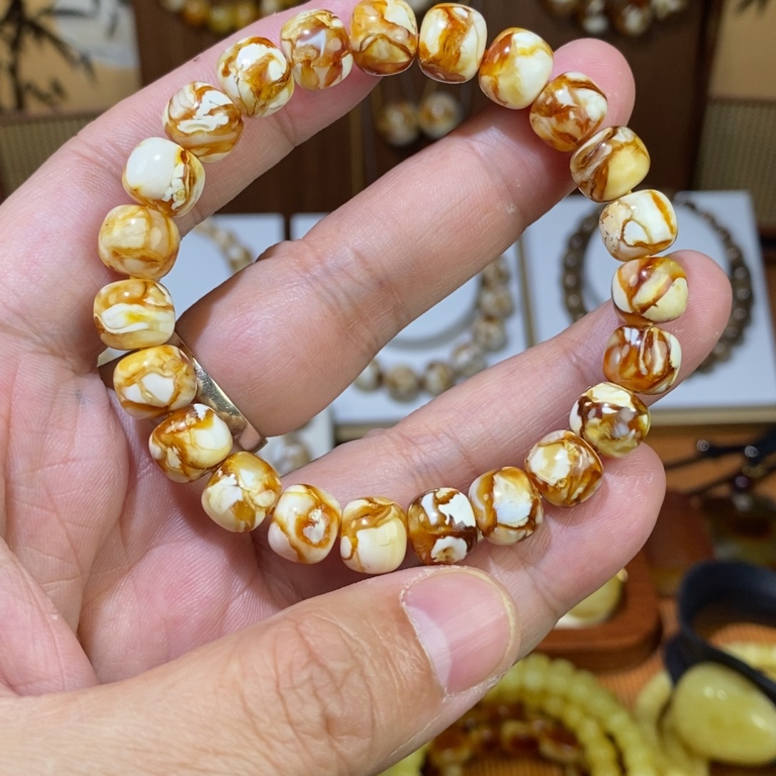 9.5沁色精工老型手串一条