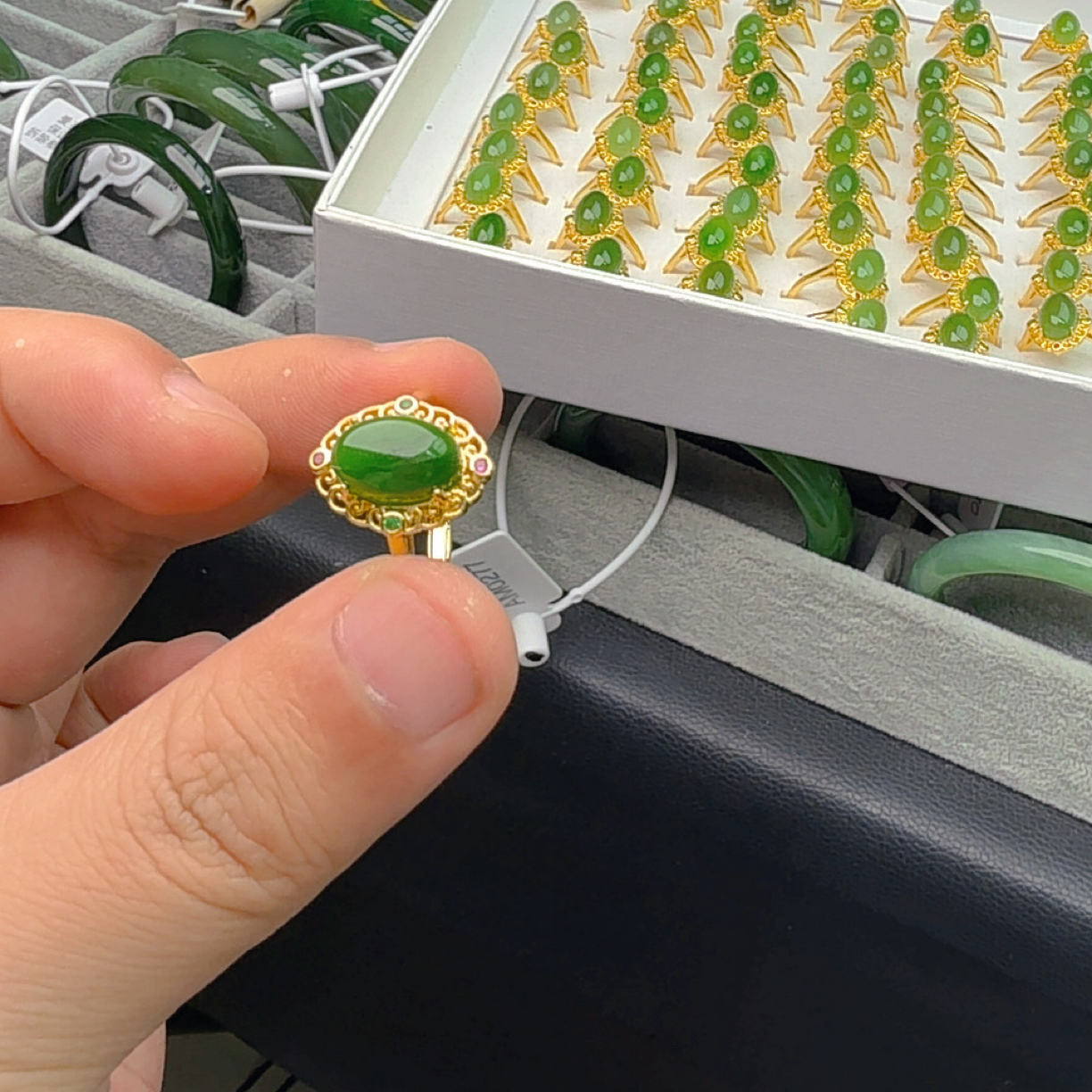 和田玉碧玉戒指阳绿