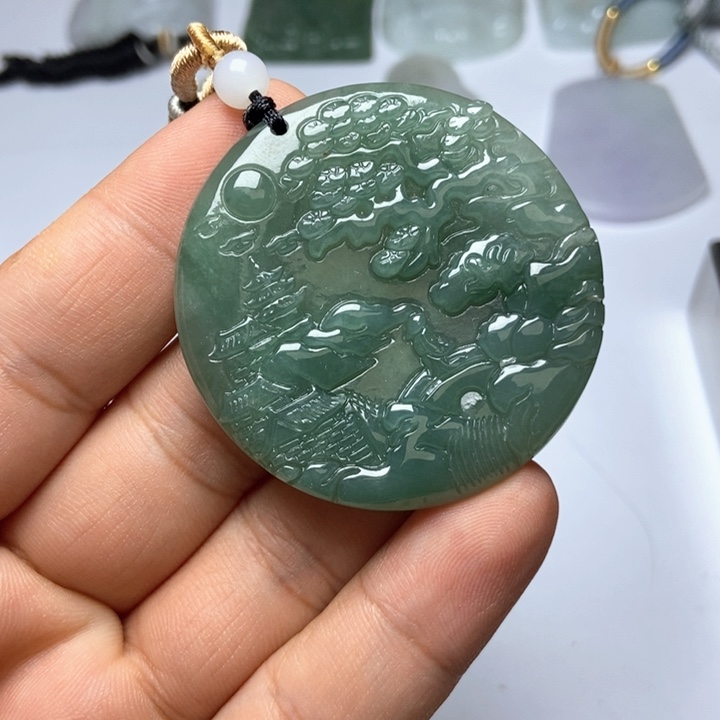 翡翠未镶嵌颈饰翡翠
