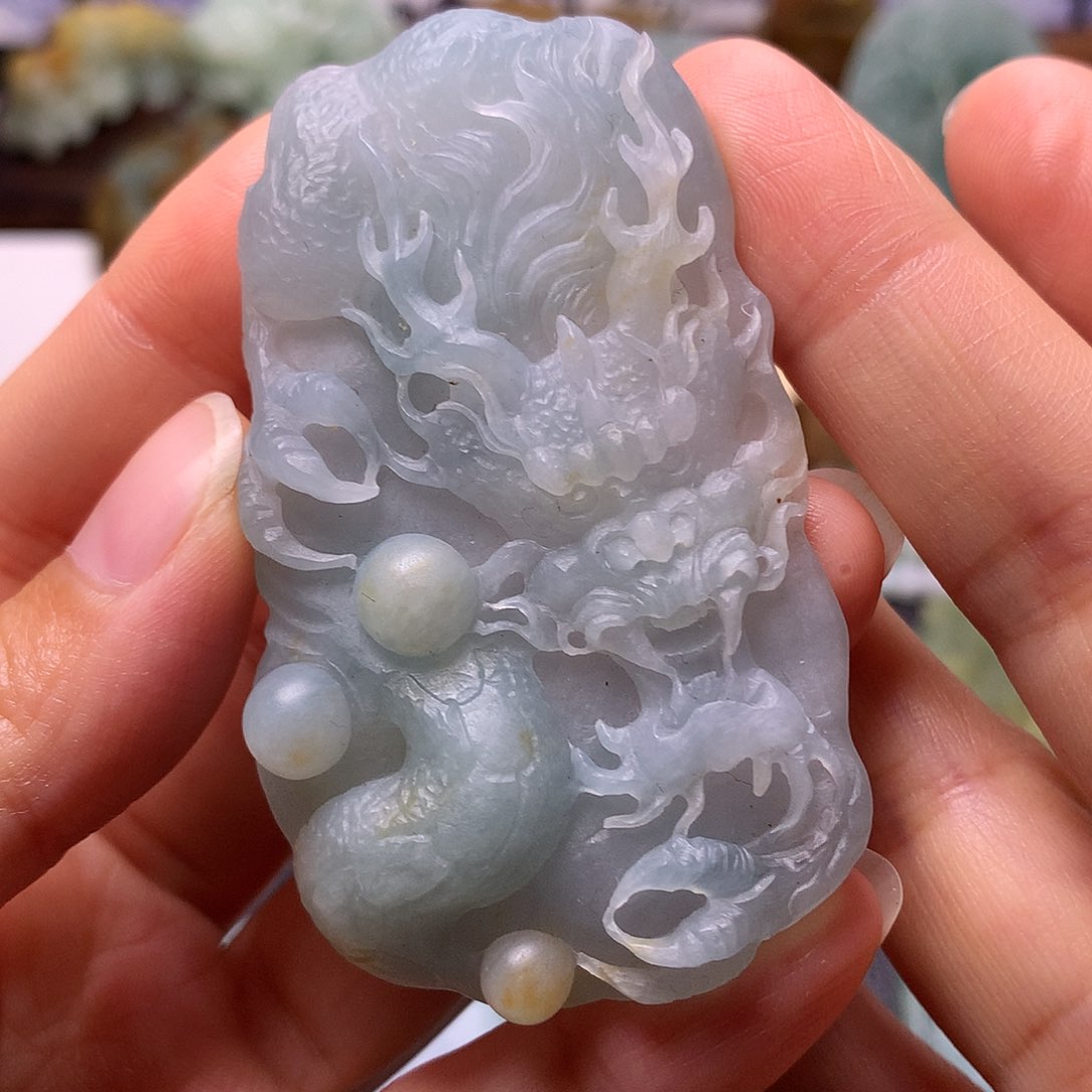 定制翡翠未镶嵌龙