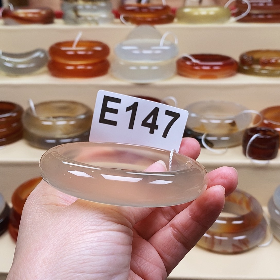 玛瑙/玉髓手镯未镶嵌大****鸡