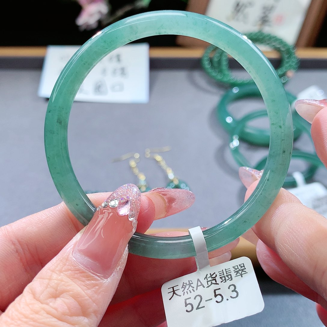 翡翠手镯（圆镯）未镶嵌