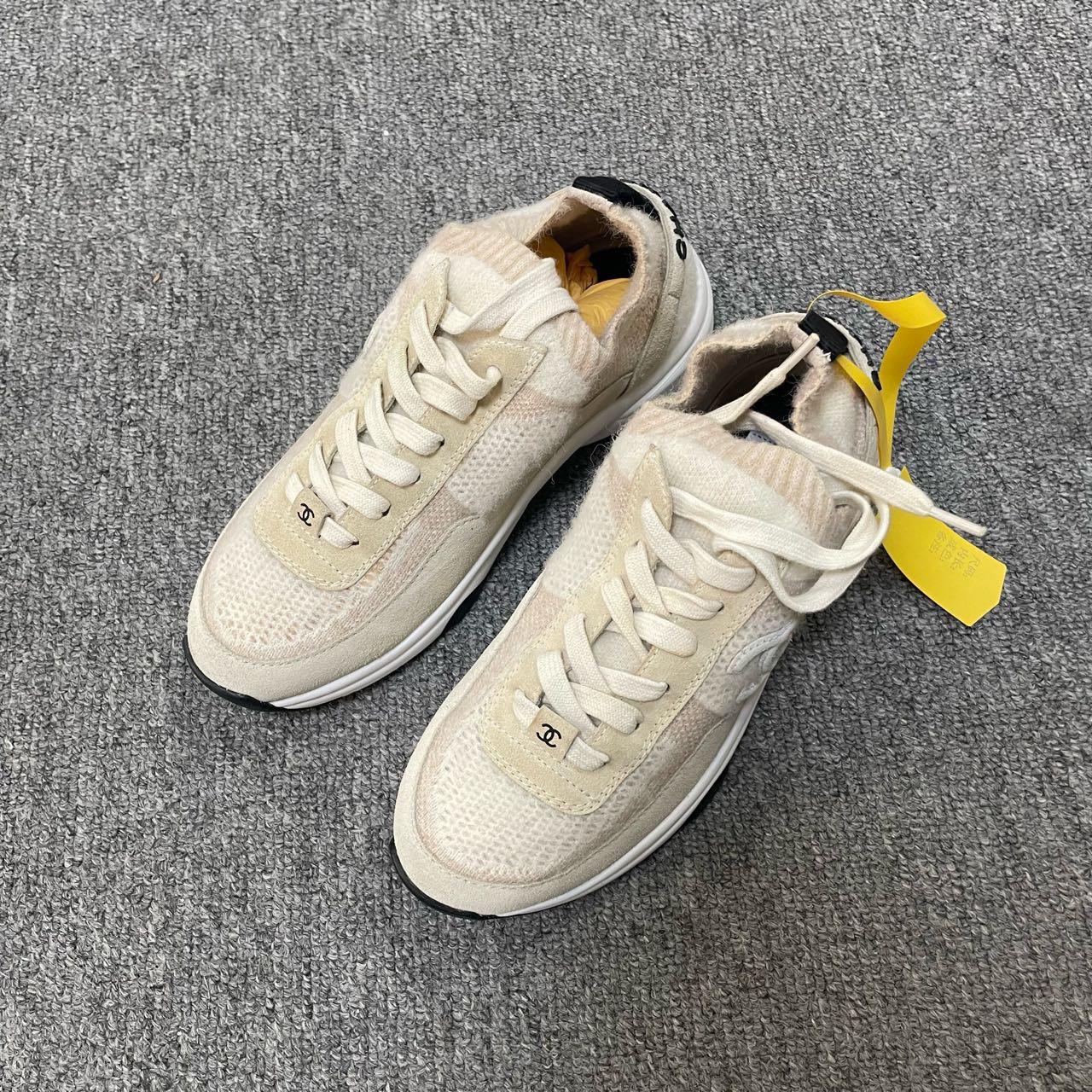 95新 Chanel/香奈儿 （有盒）圆头系带低帮生活休闲鞋 35.5码/7007