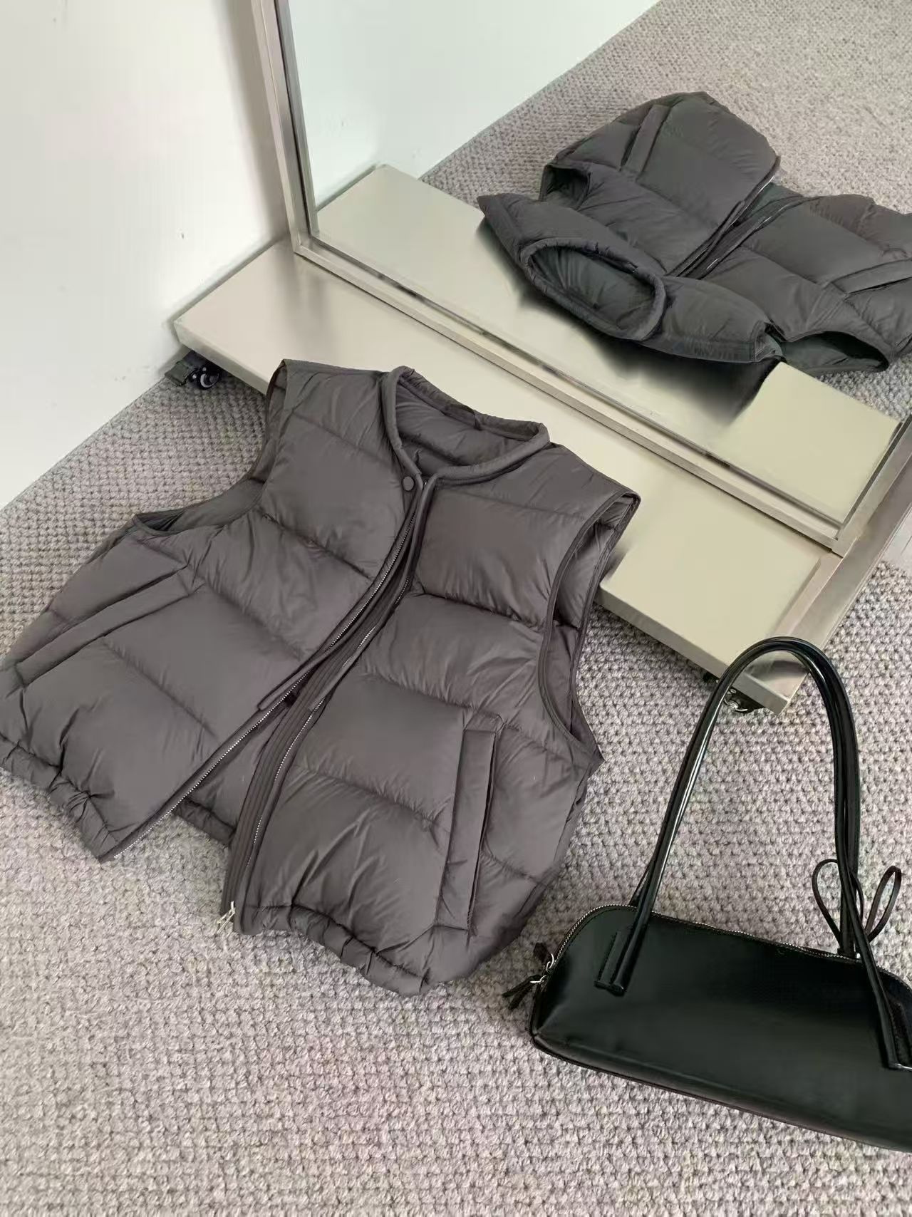 宇姐 8802 休闲轻薄白鸭绒马甲常规款保暖圆领经典女