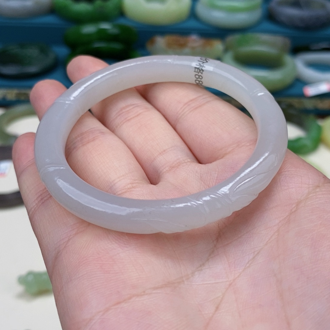 和田玉手镯57未镶嵌