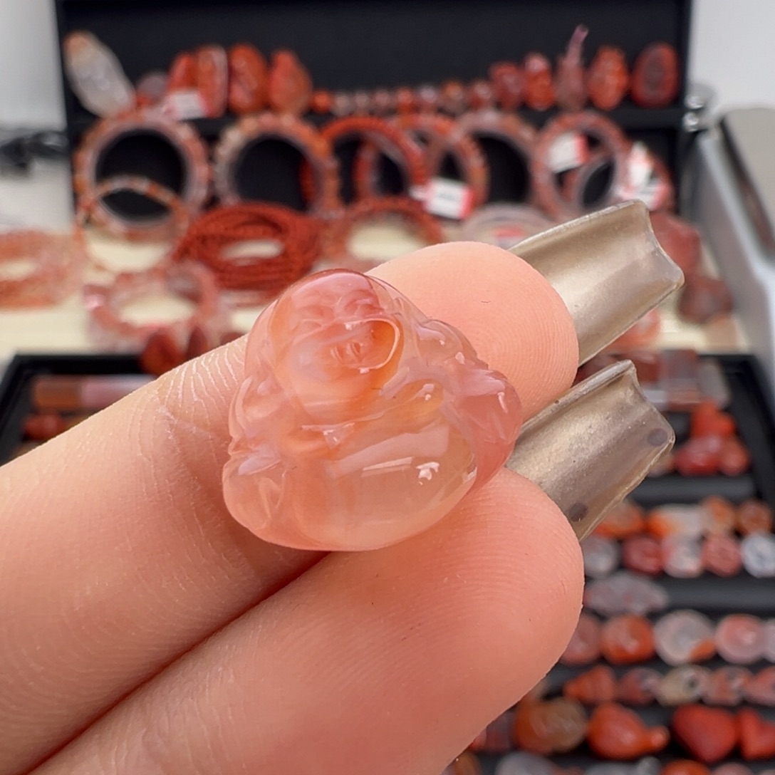 南红玛瑙未镶嵌颈饰佛公