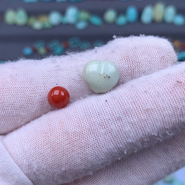 南红玛瑙未镶嵌珠宝奇石