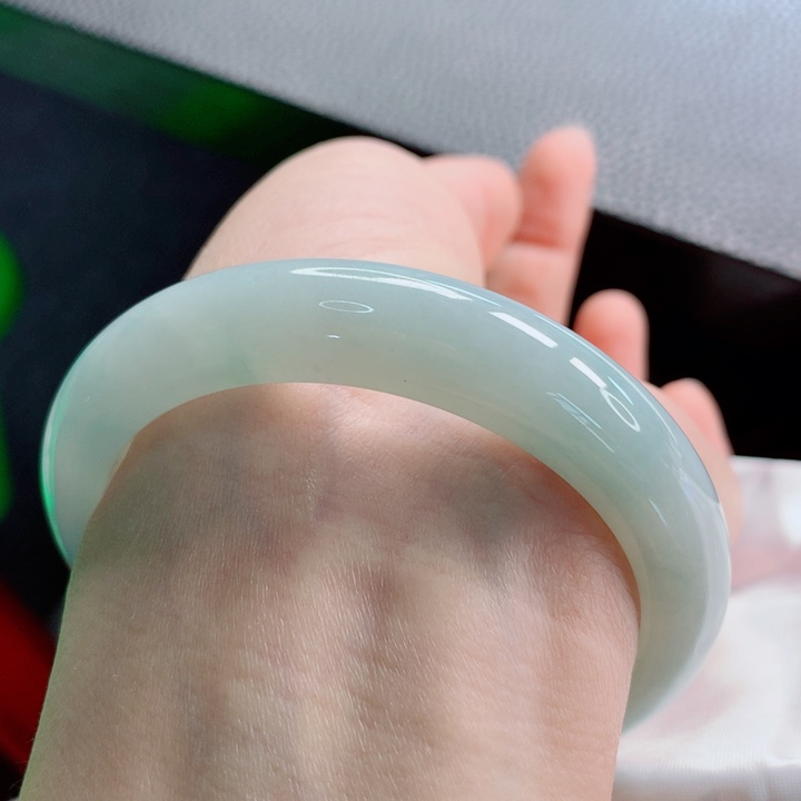 翡翠未镶嵌手镯56圈口