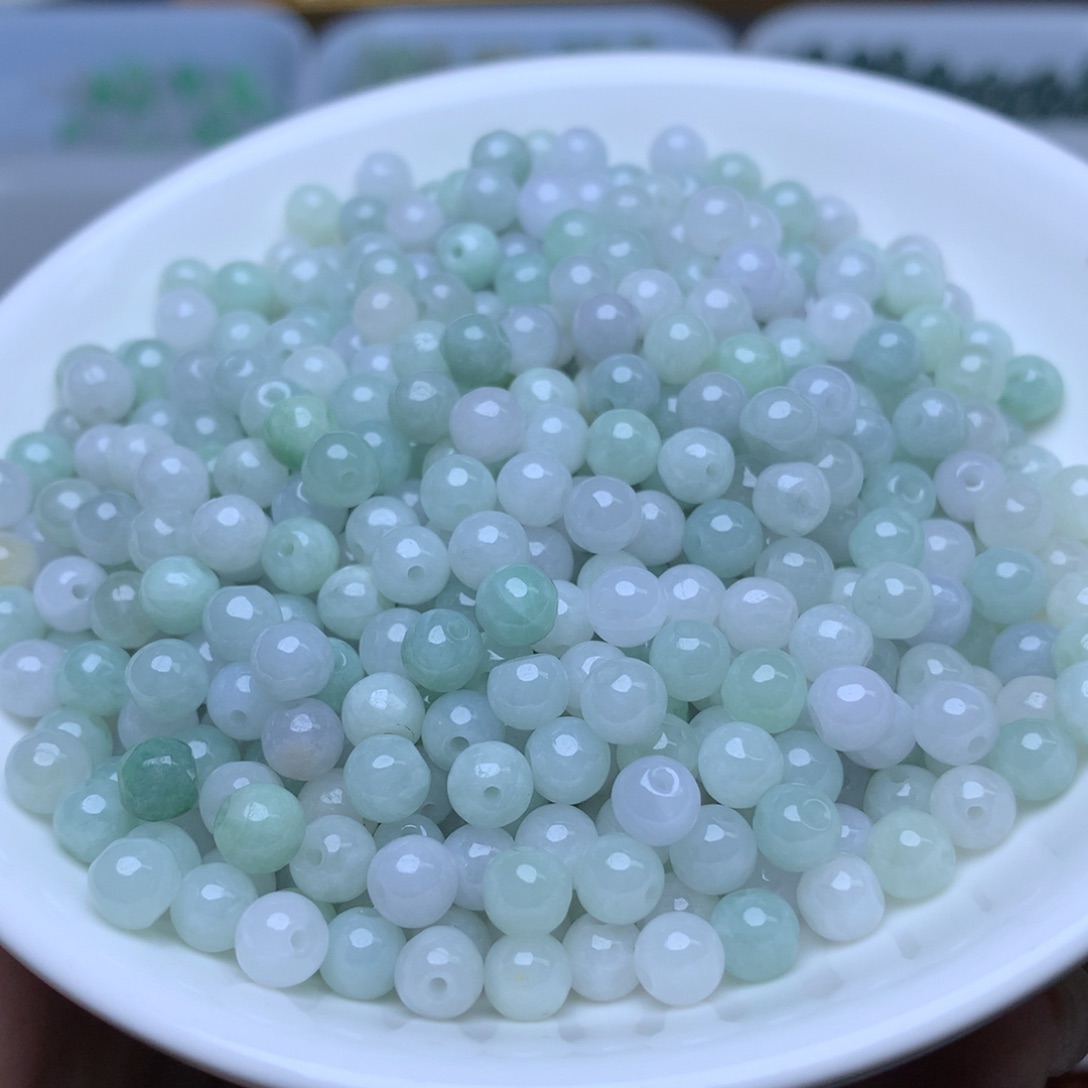 【闪购商品】翡翠手链未镶嵌卡里5.3冰绿白500个微瑕