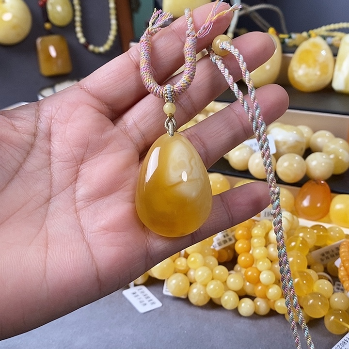 琥珀未镶嵌裸石水滴