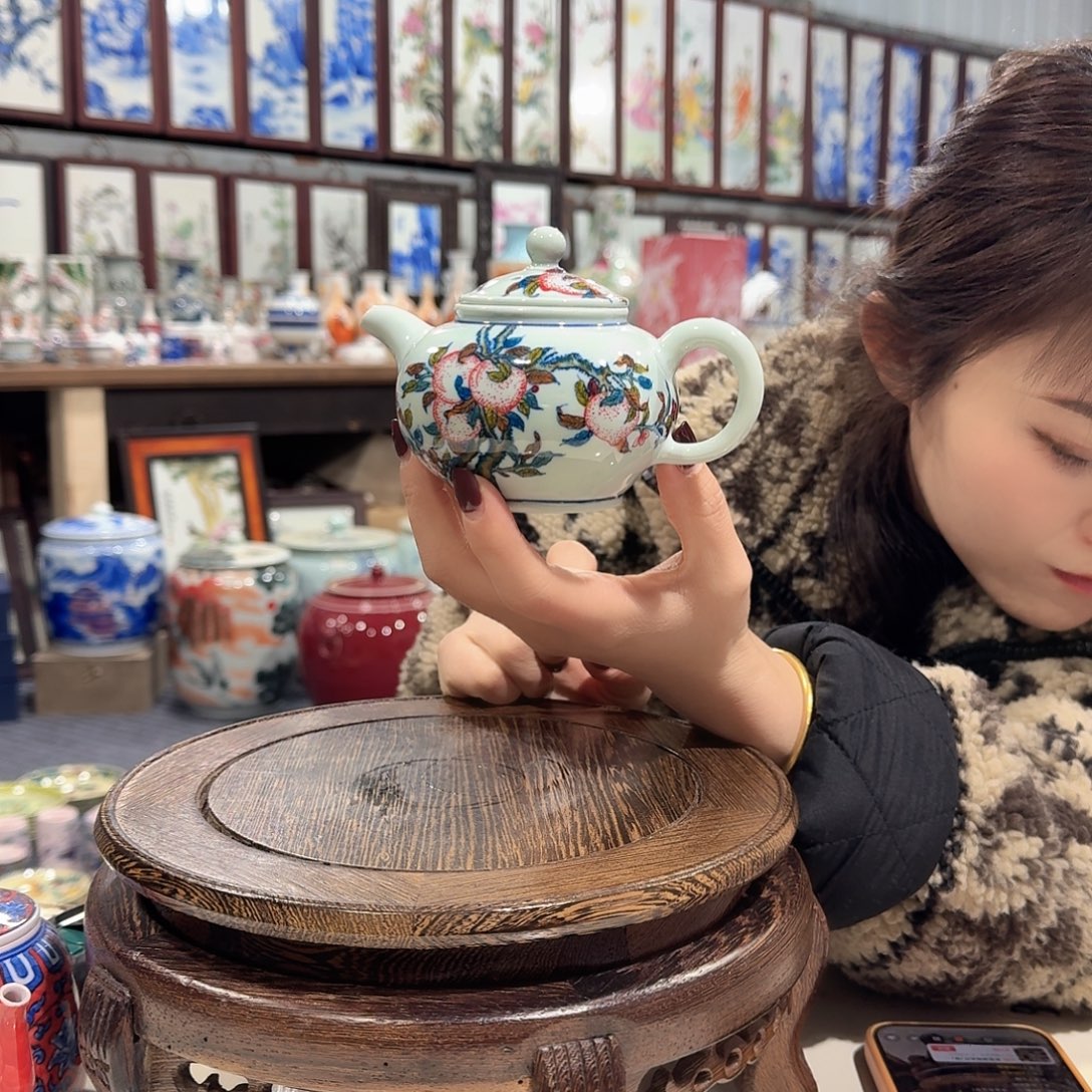 摆件瓷/////景德镇陶瓷瓷器。