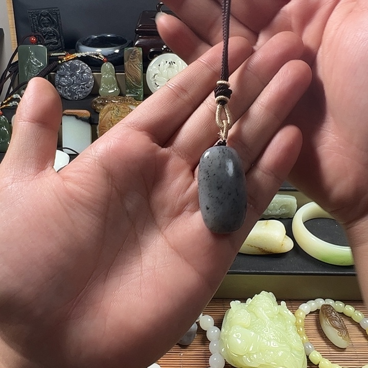 和田玉未镶嵌项链