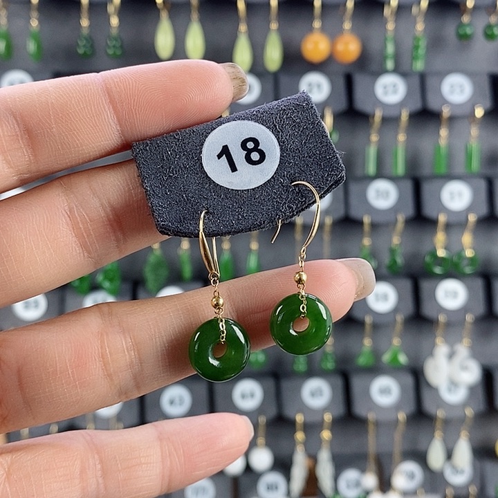 和田玉18K金镶嵌耳饰