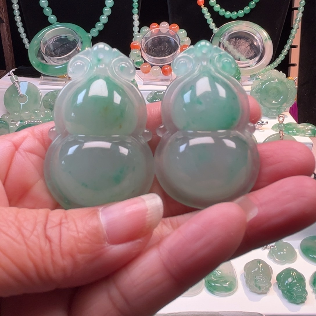 石英质玉吊坠(不含链)合金