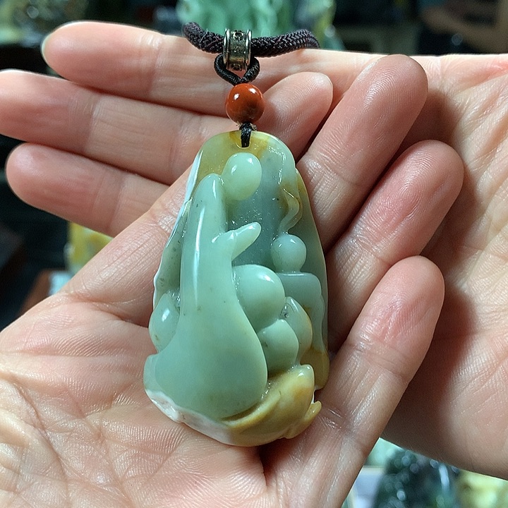岫玉手把件未镶嵌