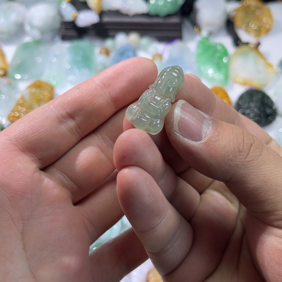 翡翠颈饰未镶嵌天然