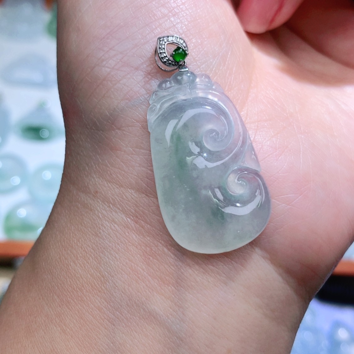 【闪购商品】翡翠颈饰18K金镶嵌如意