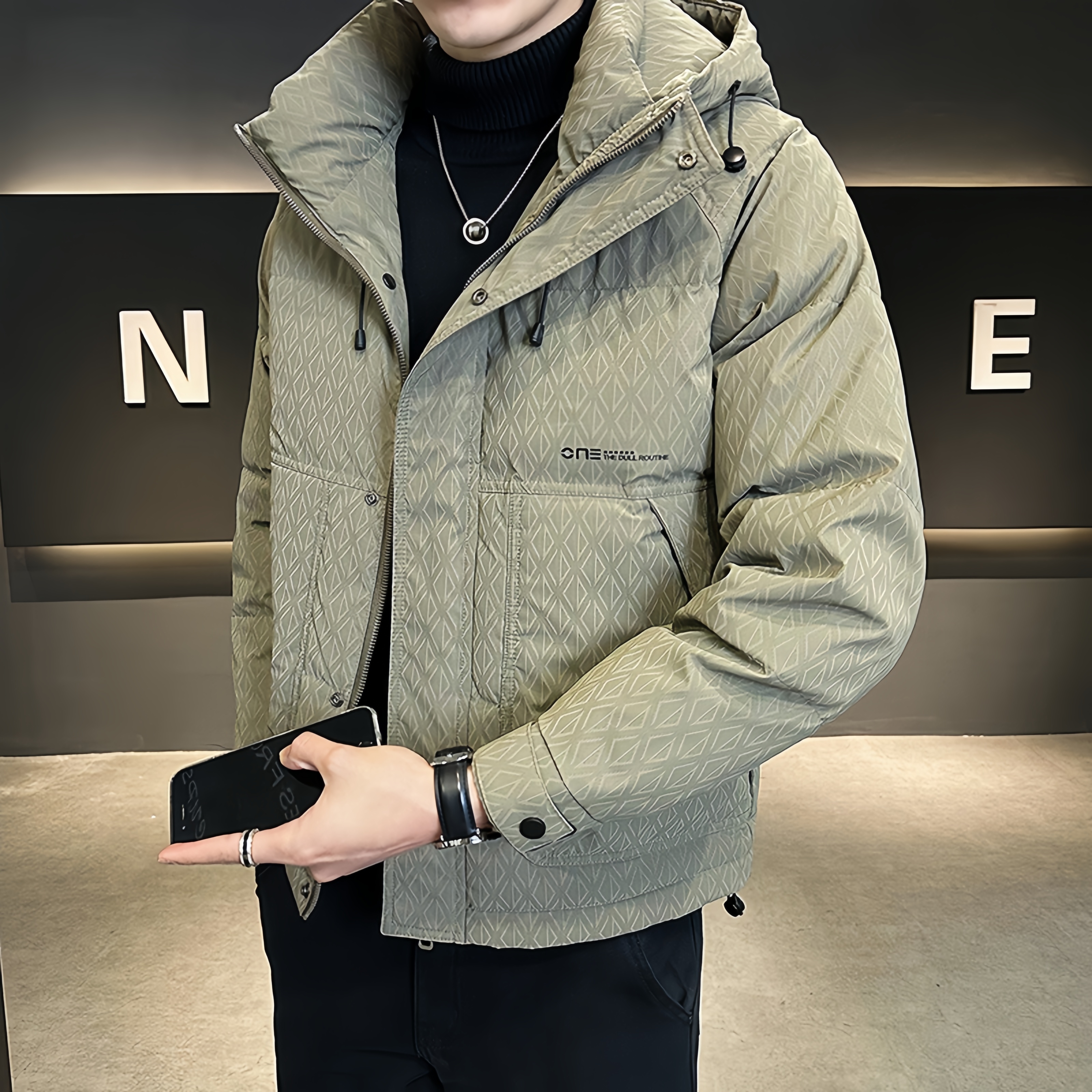 真维斯冬季新款休闲连帽加厚白鸭绒羽绒服时尚短款保暖外套男