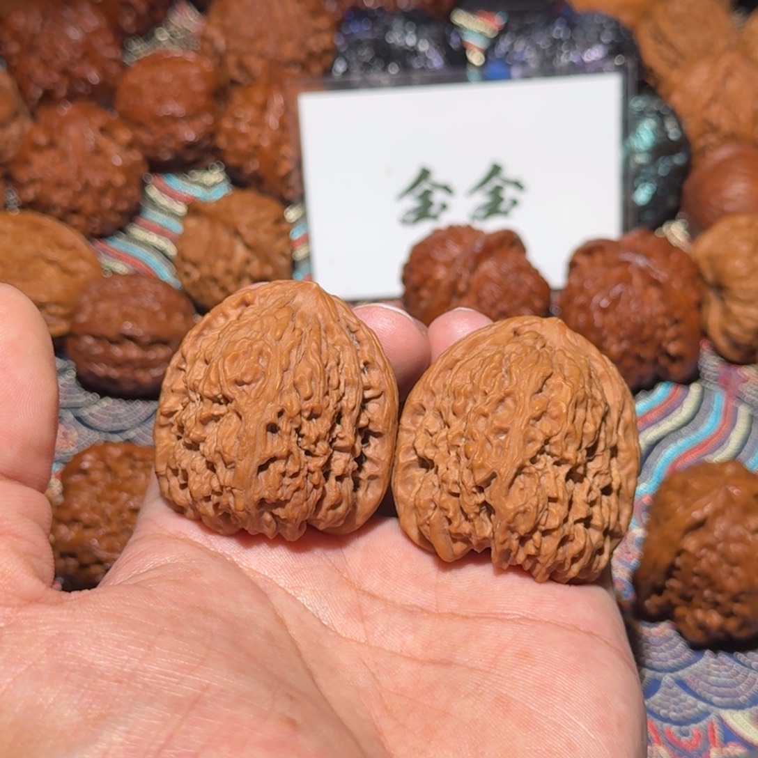 文玩核桃把件2146拉丝纹高炮南疆，尺寸40 41 42