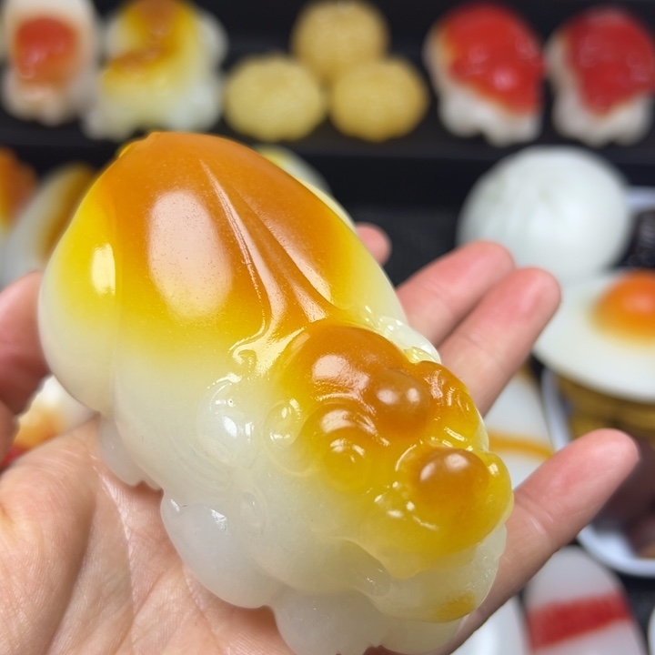 新疆戈壁五彩石金丝