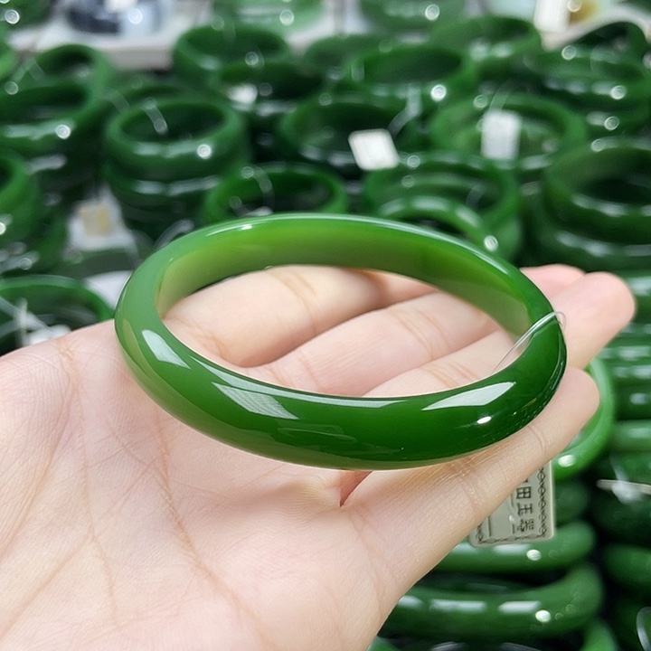 未镶嵌手镯和田玉（碧玉）