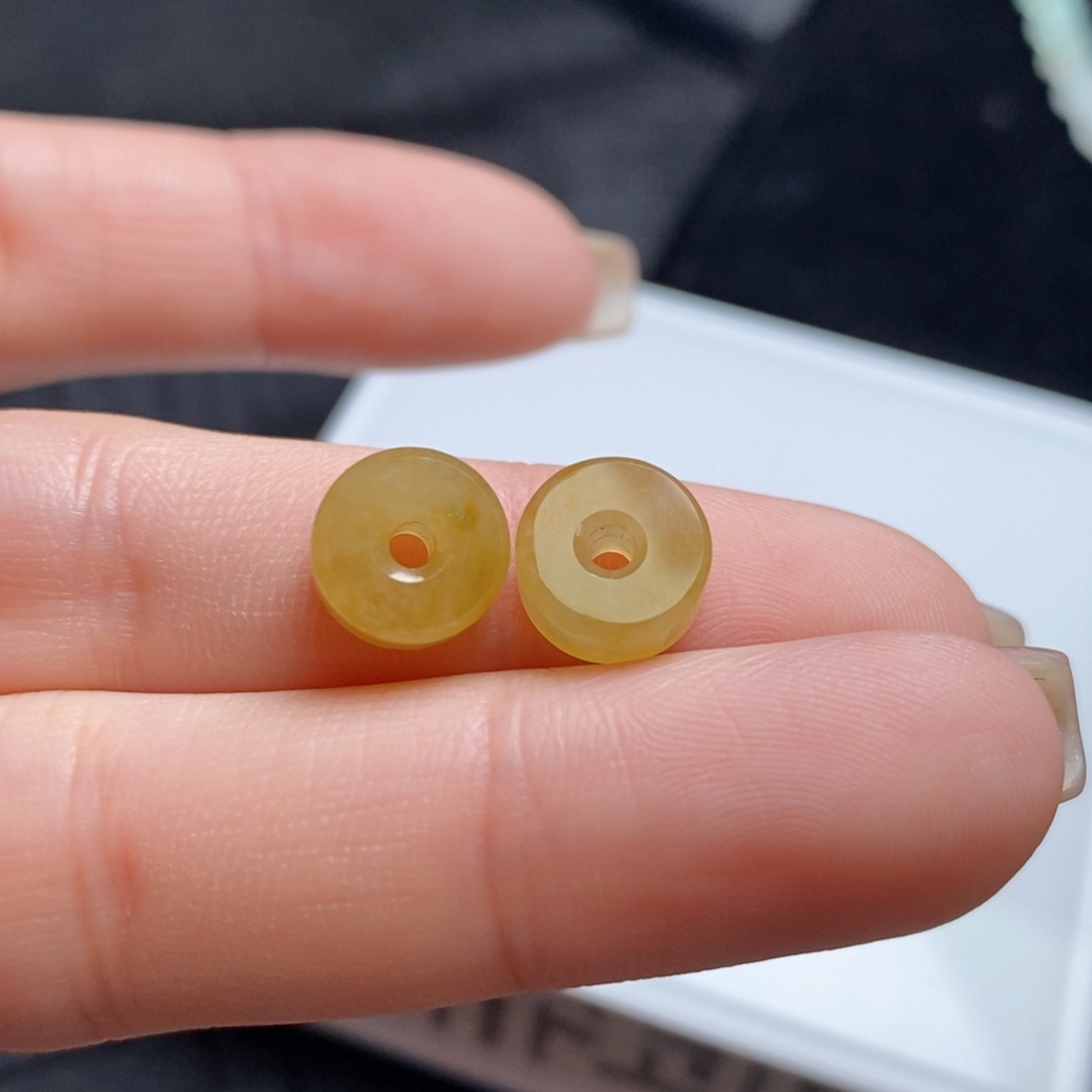 翡翠未镶嵌耳饰黄翡小路路通