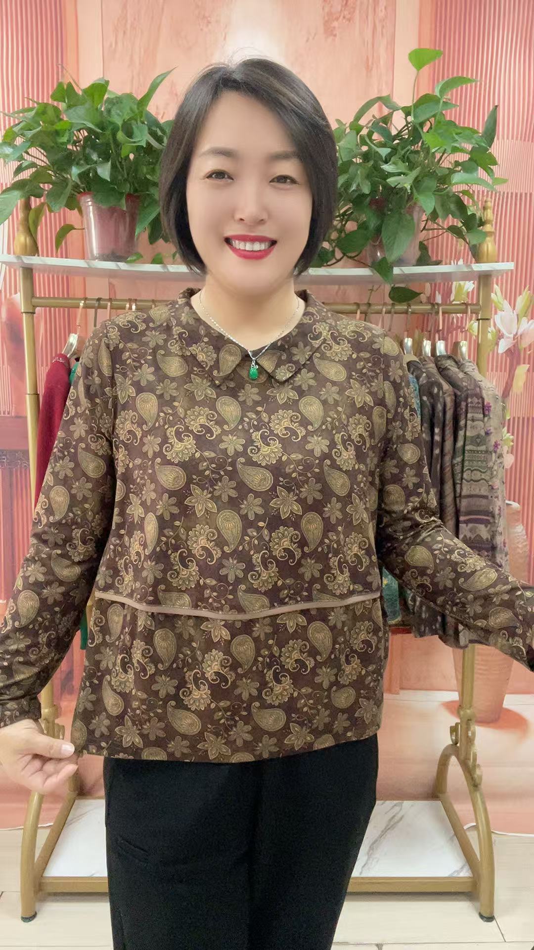 薄款中老年女装加厚常规款纽扣娃娃领棉衣印花时尚