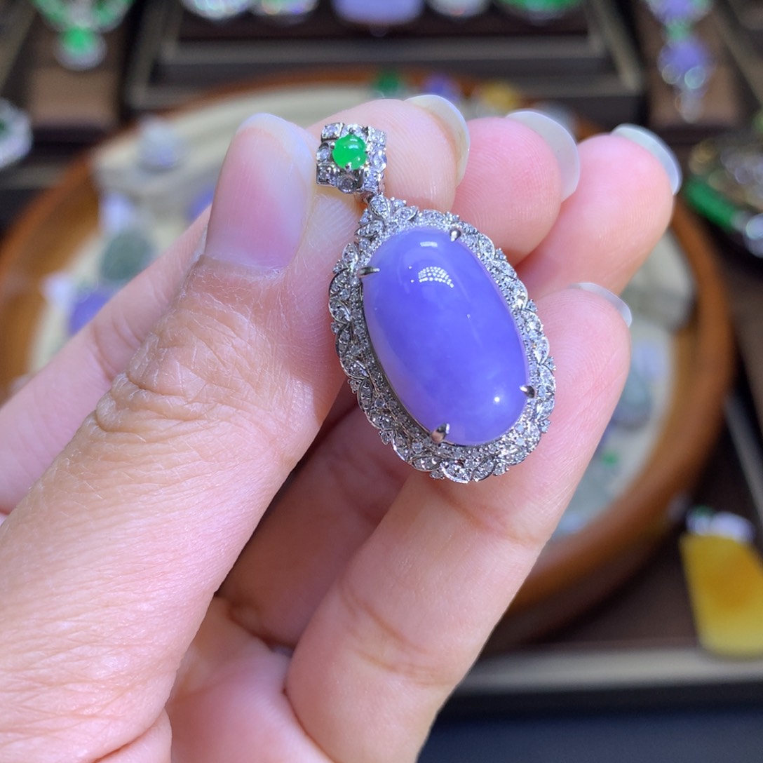 翡翠颈饰18K金镶嵌翡翠