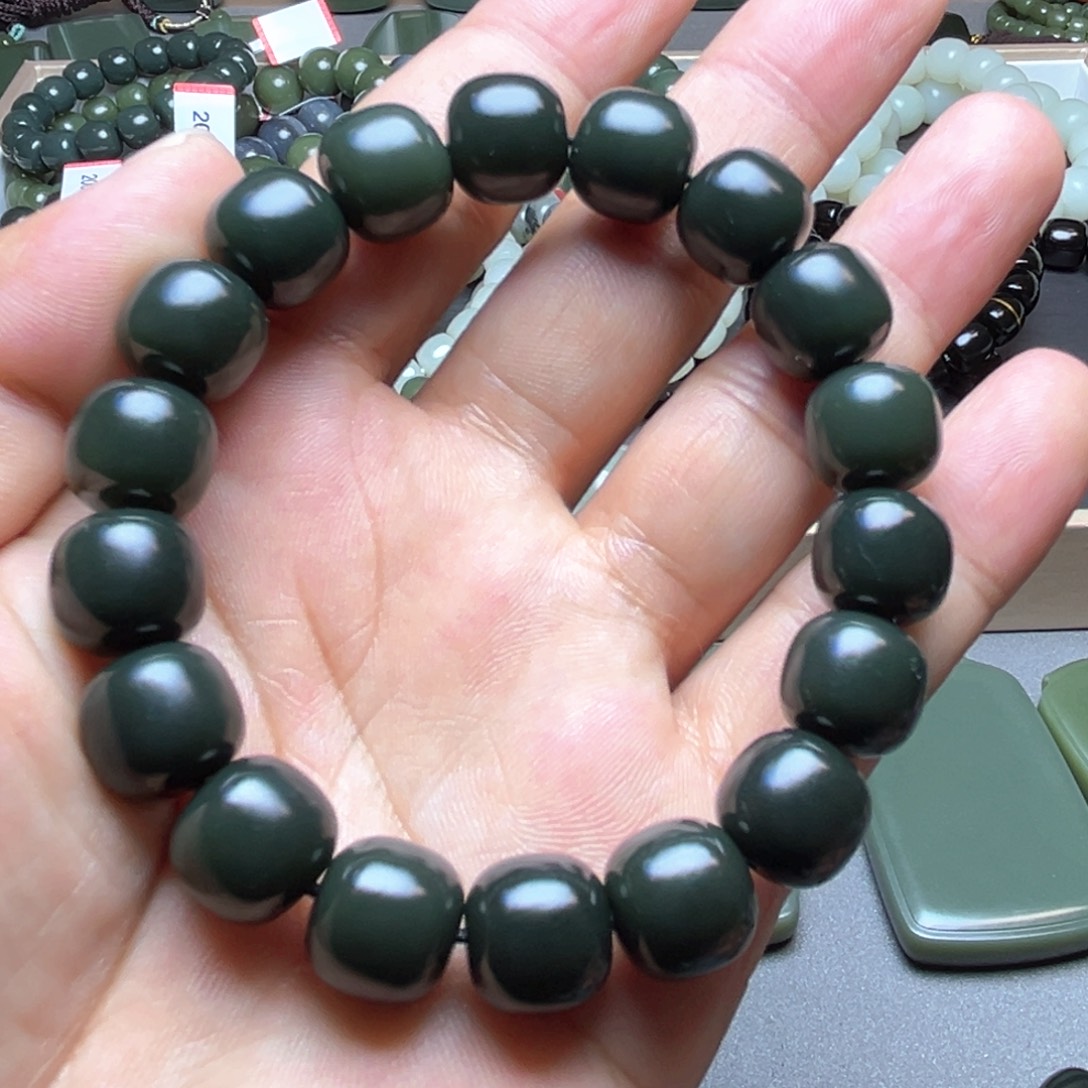 和田玉未镶嵌手链沙枣青卡12