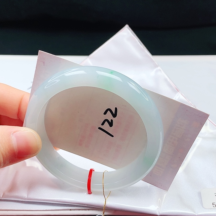 翡翠手镯未镶嵌58圈口