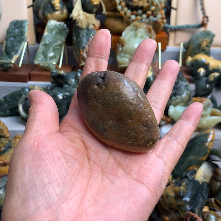 岫岩河磨玉（透闪石质玉）手把件未镶嵌小****汪