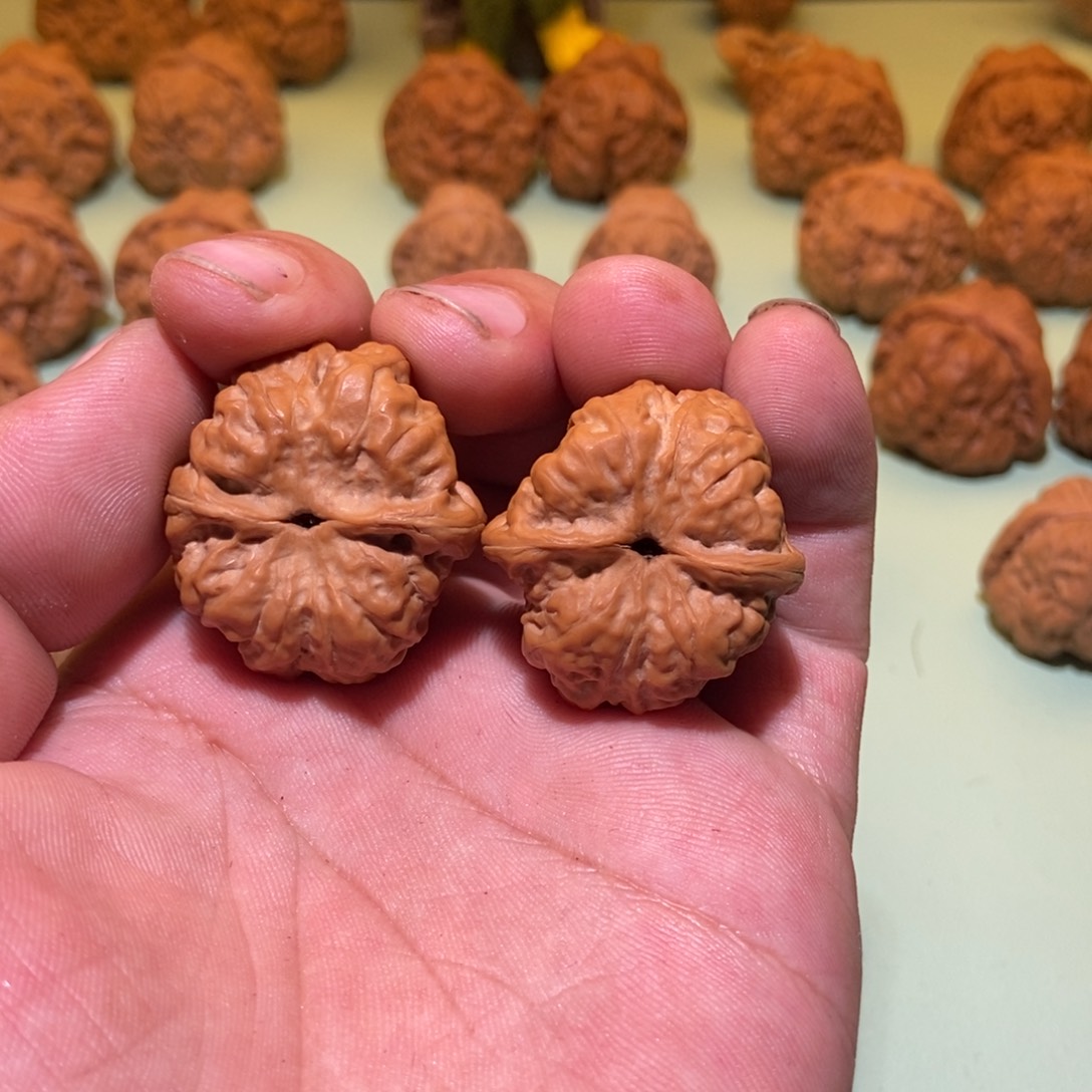 文玩核桃吊坠开****天蛤蟆头32全品