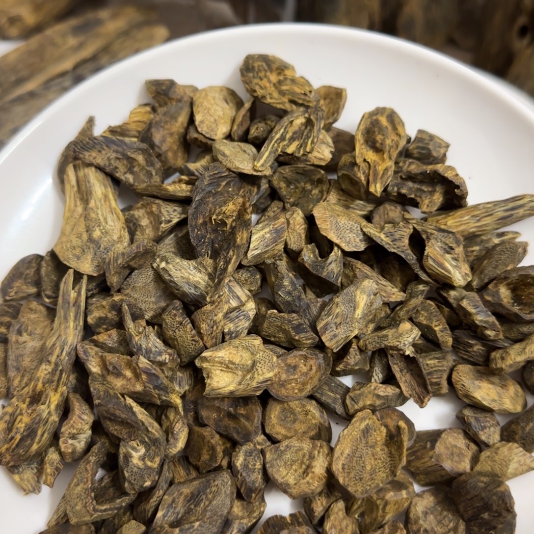 沉香沉香碎屑奇楠沉香熏香绿奇楠树丁料20克