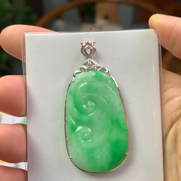 翡翠18K金镶嵌颈饰翡翠翡翠