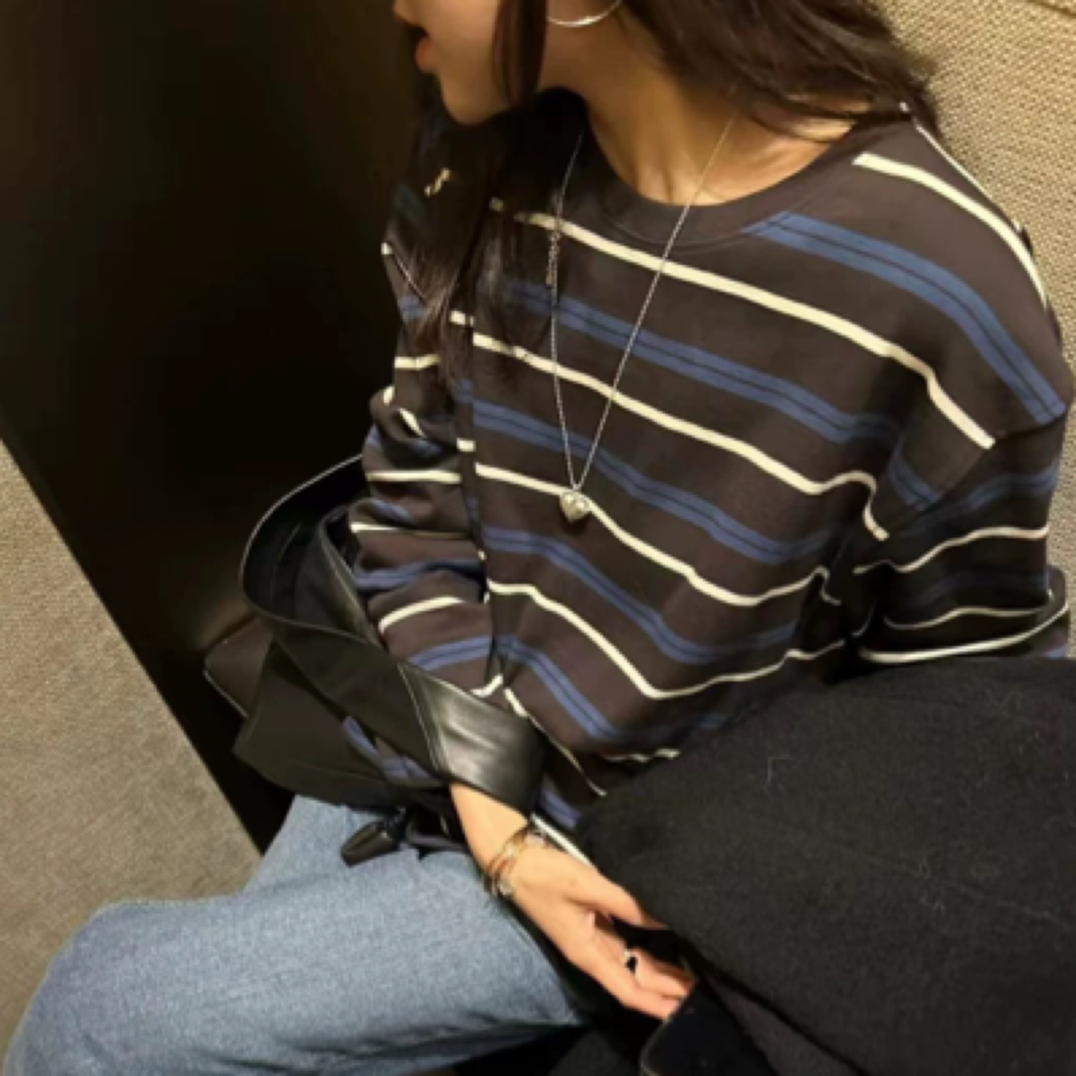 韩国东大门代购MYNAMEIS女25春洋气圆领拼色条纹宽松长袖T恤