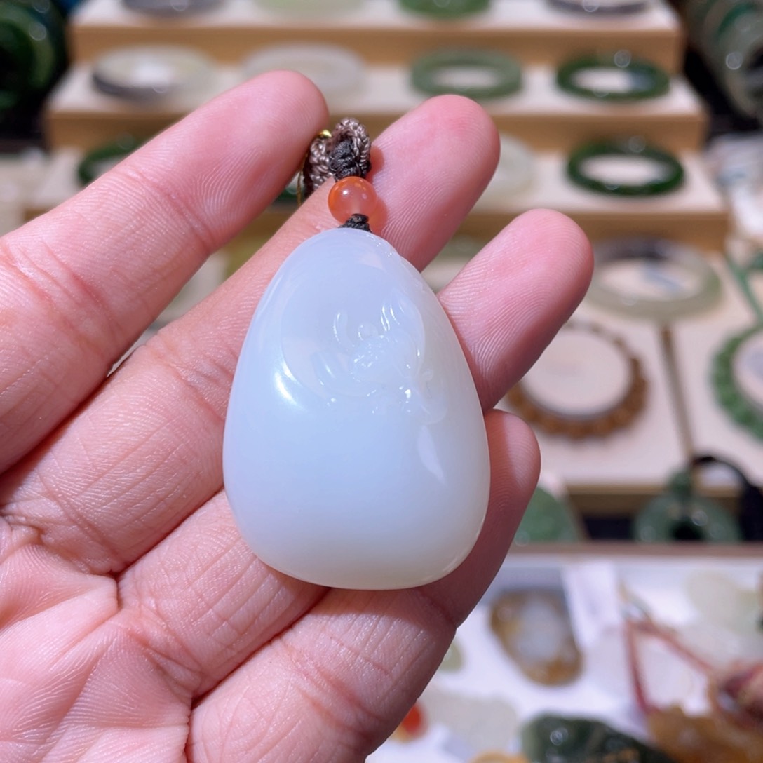 和田玉收藏级白玉荷花未镶嵌